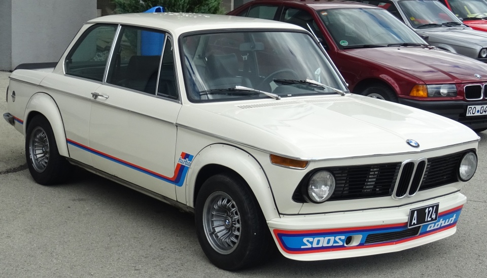 Auto 8